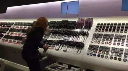 疫情閉店,化妝品業(yè)績增長的關(guān)鍵是激活導(dǎo)購線上營銷力!